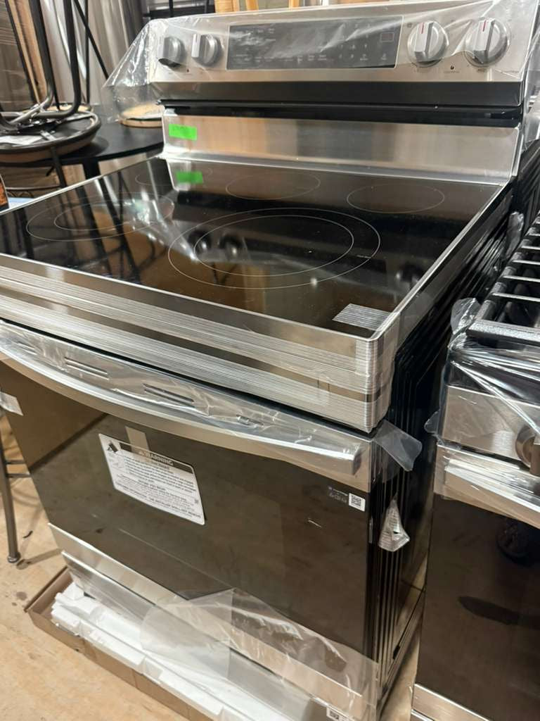 Samsung 30" Freestanding Electric Range with Air Fry – Stainless Steel